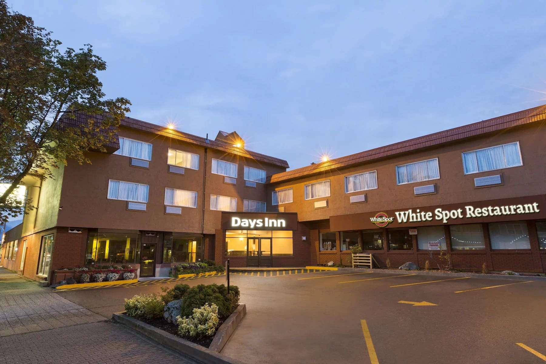 Days Inn By Wyndham Terrace Extérieur photo