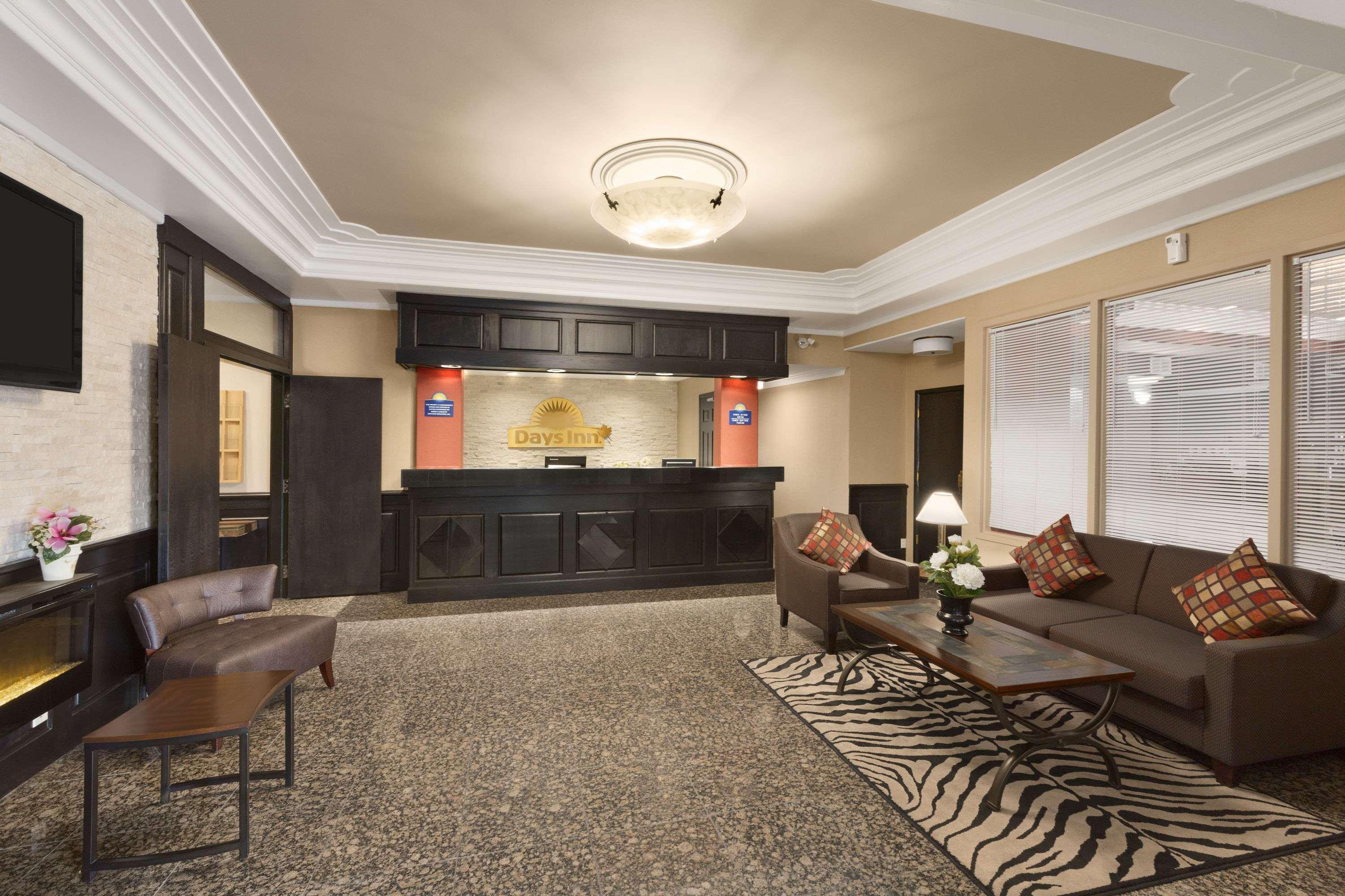 Days Inn By Wyndham Terrace Extérieur photo