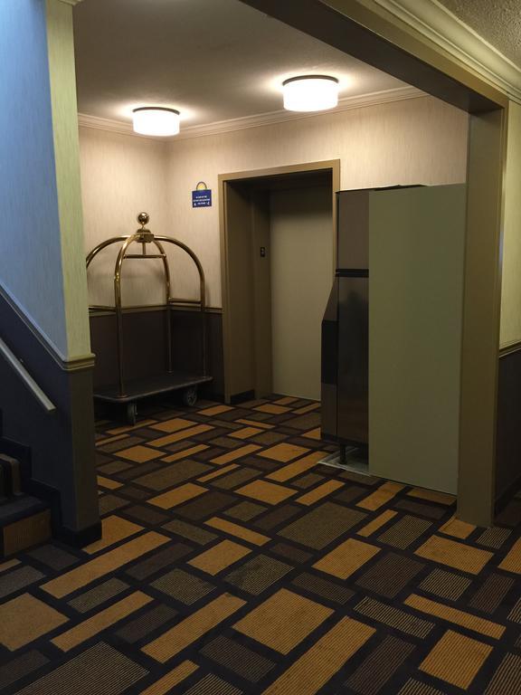 Days Inn By Wyndham Terrace Extérieur photo